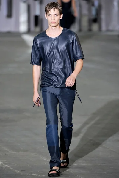 Look 17